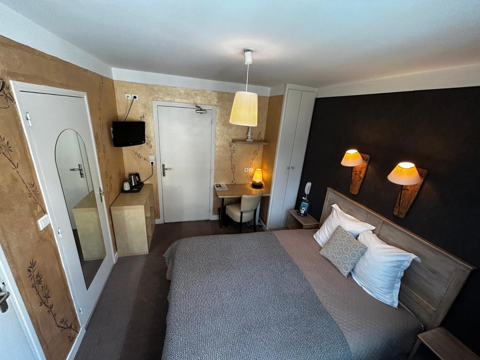 Au Soleil D'Or Hotel Pontaubert ภายนอก รูปภาพ