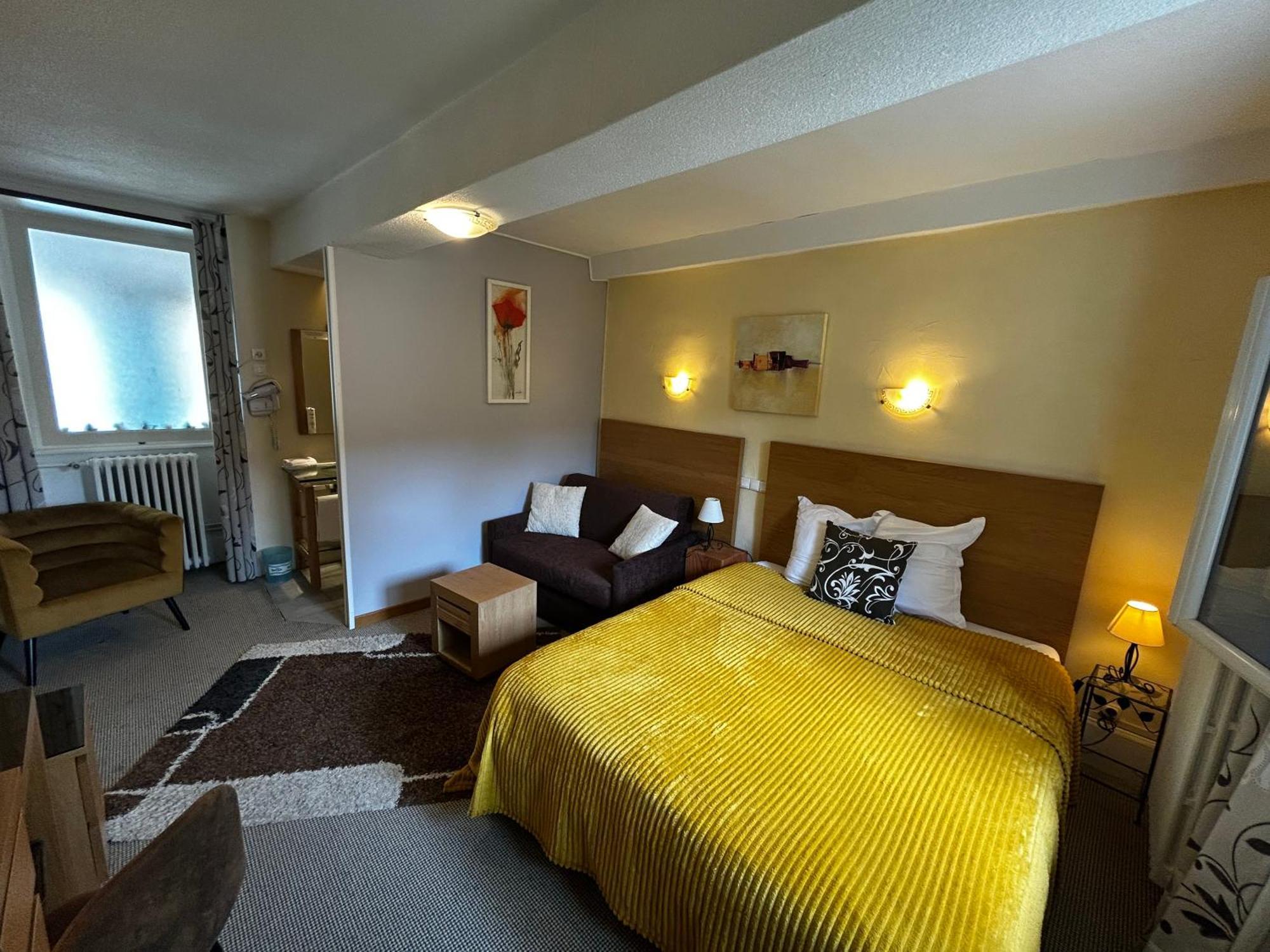 Au Soleil D'Or Hotel Pontaubert ภายนอก รูปภาพ